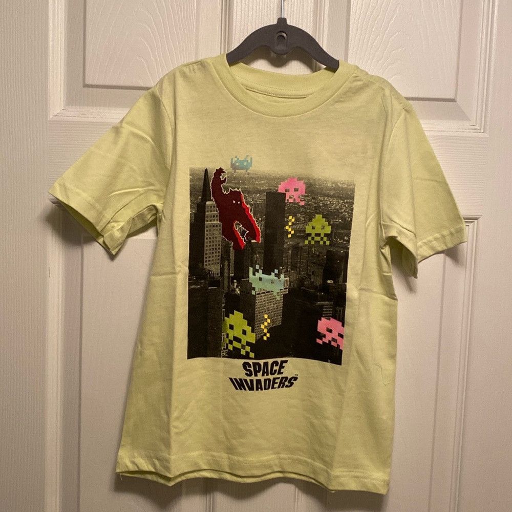 Brand New Space Invaders Short Sleeve Shirt…size Small